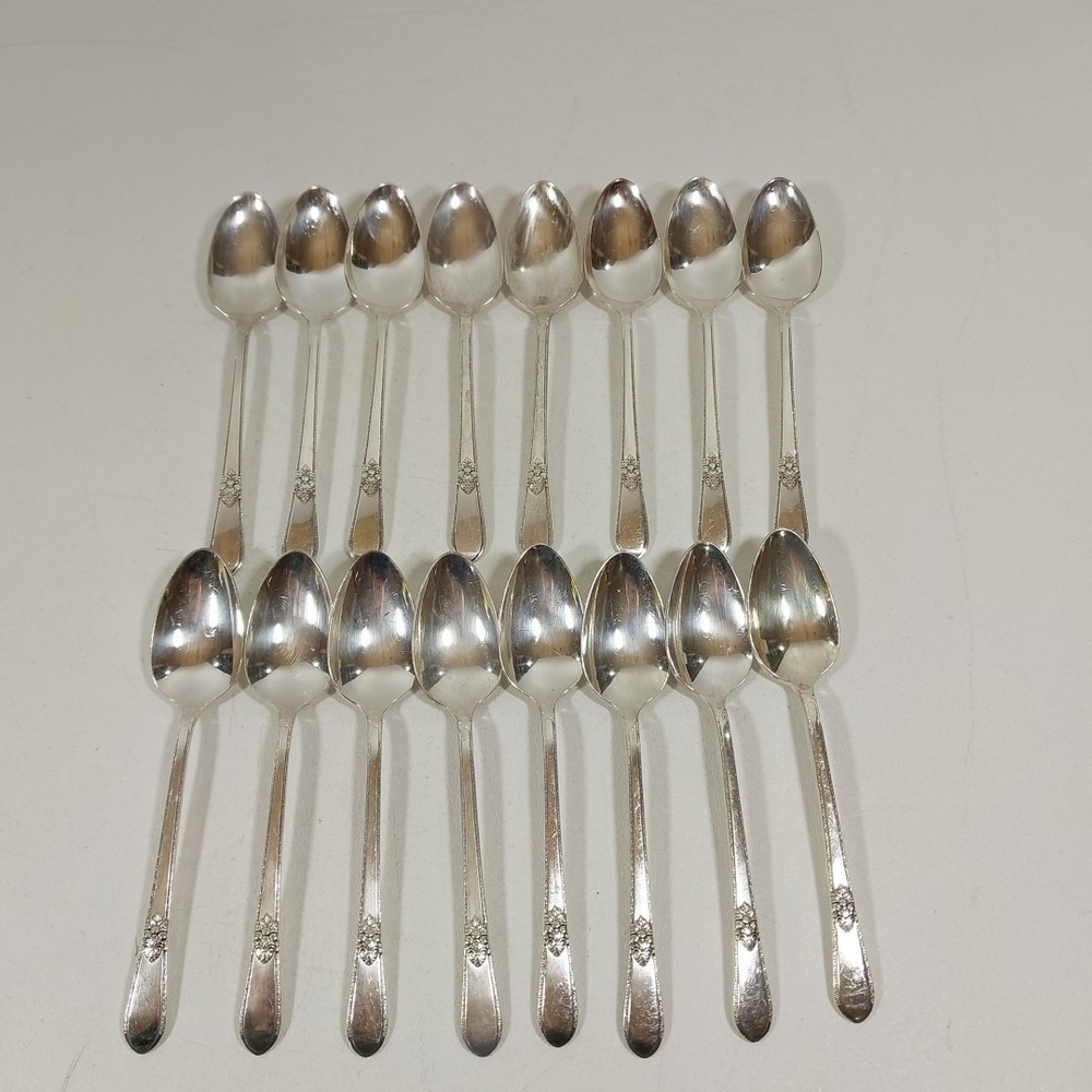 Adoration by 1847 Rogers Bros. IS 1930 Dessert Spoons Silverware flatware Set 16